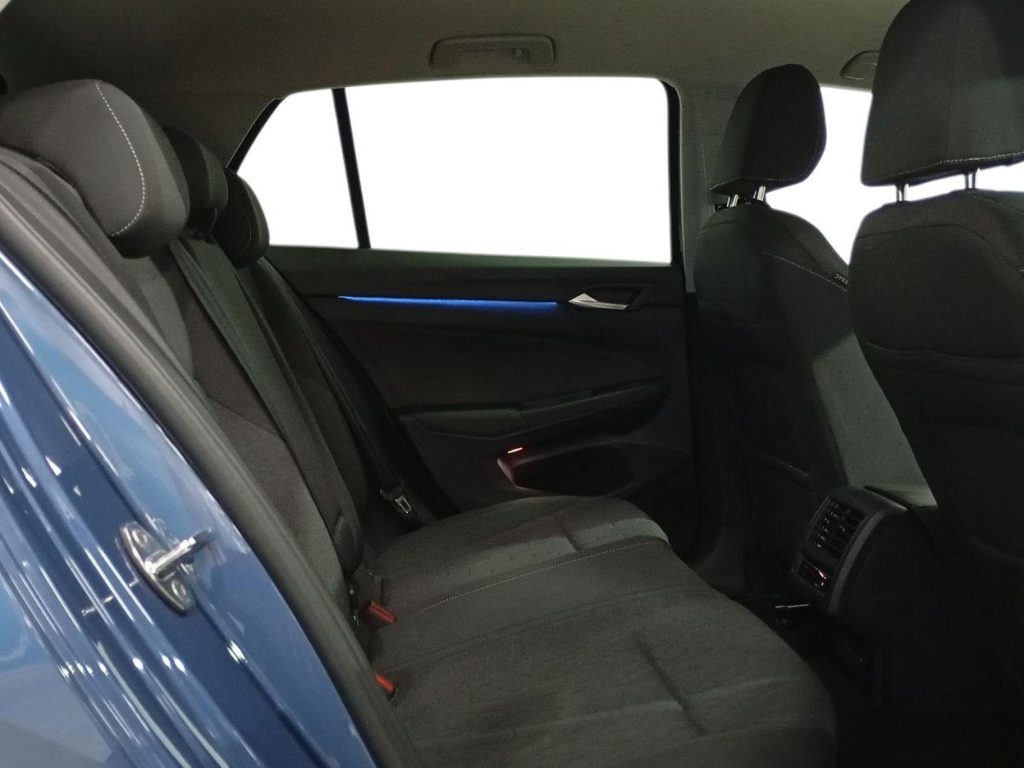 VOLKSWAGEN GOLF Diesel 2025 segunda-mano Jaén