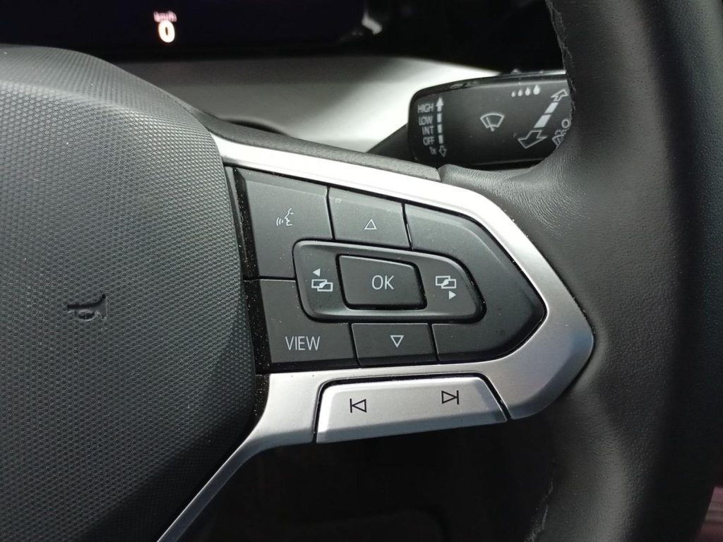 VOLKSWAGEN GOLF Diesel 2025 segunda-mano Jaén