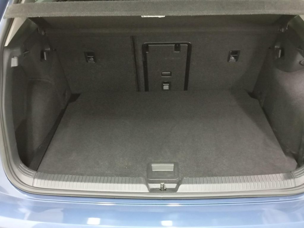 VOLKSWAGEN GOLF Diesel 2025 segunda-mano Jaén