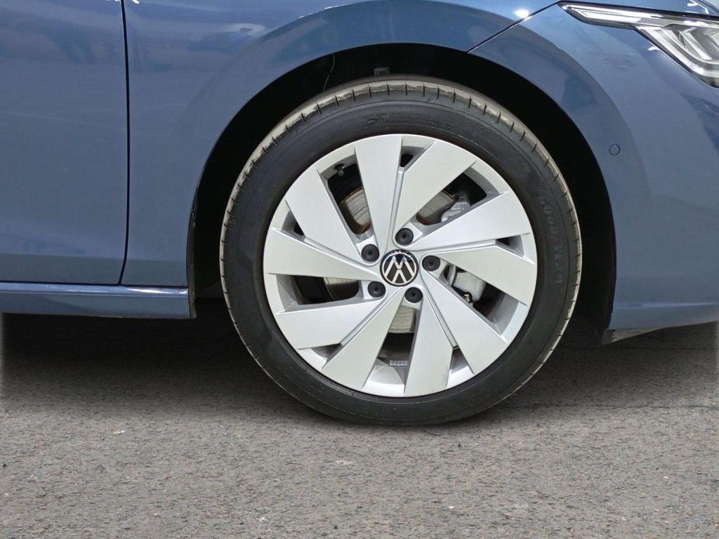 VOLKSWAGEN GOLF Diesel 2025 segunda-mano Jaén