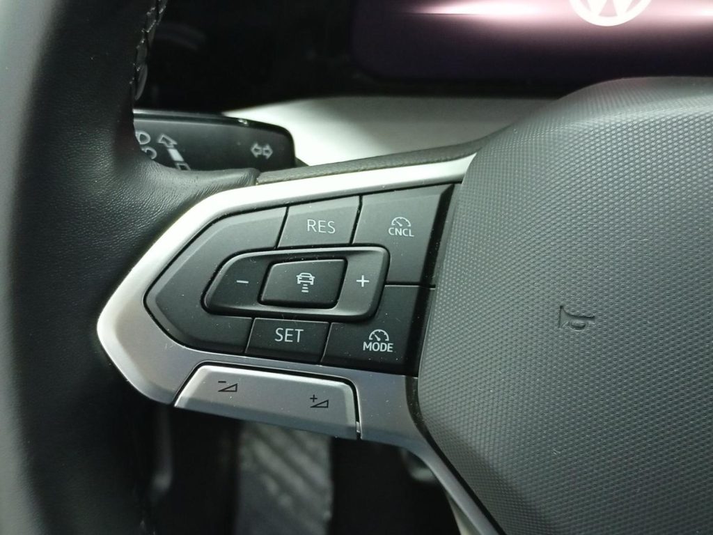 VOLKSWAGEN GOLF Diesel 2025 segunda-mano Jaén