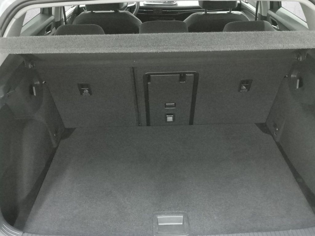VOLKSWAGEN GOLF Diesel 2025 segunda-mano Jaén