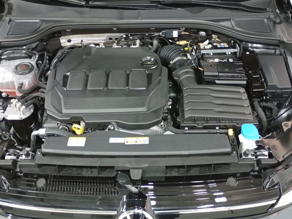 VOLKSWAGEN GOLF Diesel 2025 segunda-mano Jaén