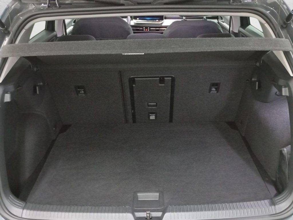 VOLKSWAGEN GOLF Diesel 2025 segunda-mano Jaén