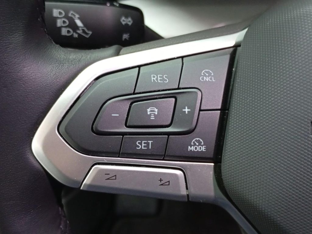 VOLKSWAGEN GOLF Diesel 2025 segunda-mano Jaén