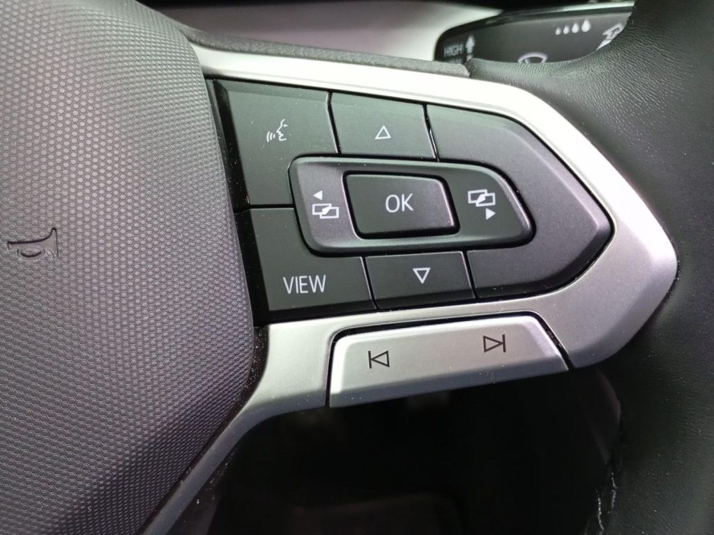 VOLKSWAGEN GOLF Diesel 2025 segunda-mano Jaén