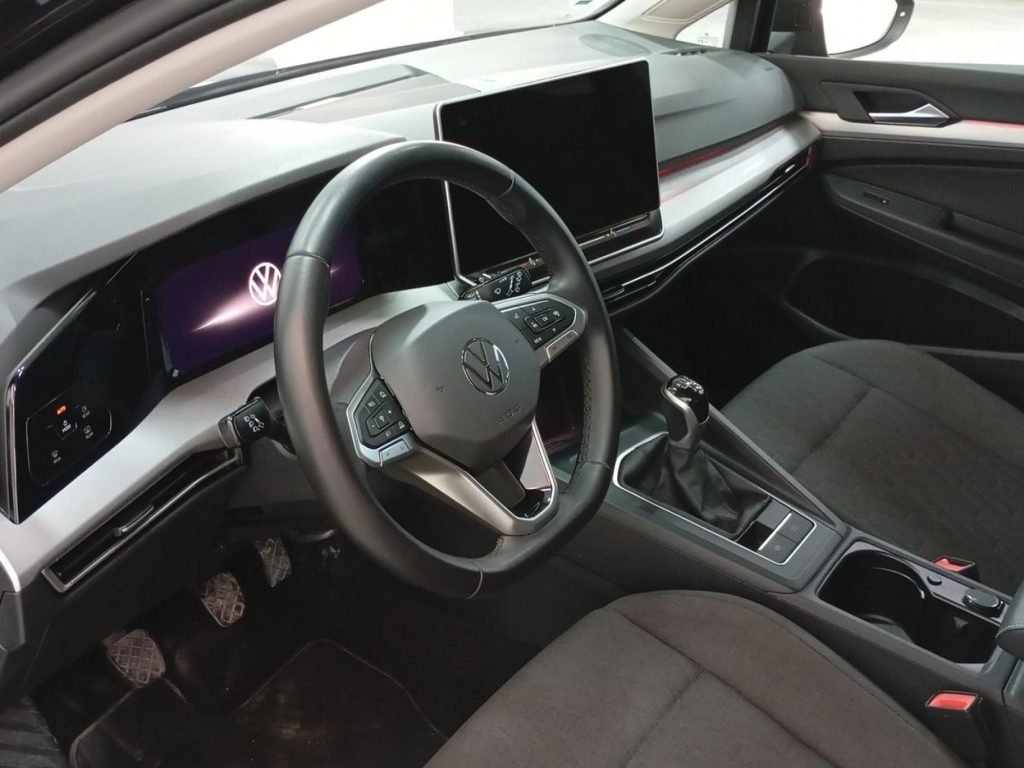 VOLKSWAGEN GOLF Diesel 2025 segunda-mano Jaén