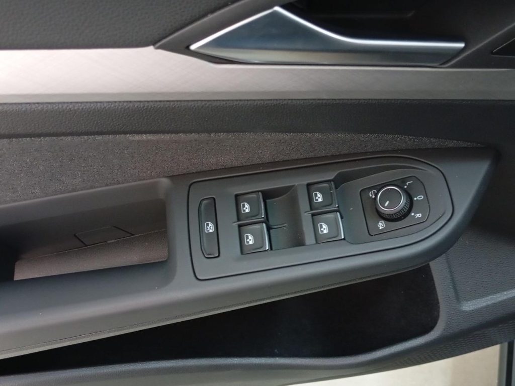 VOLKSWAGEN GOLF Diesel 2025 segunda-mano Jaén