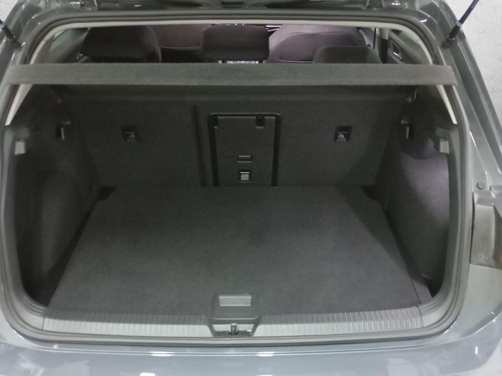 VOLKSWAGEN GOLF Diesel 2025 segunda-mano Jaén