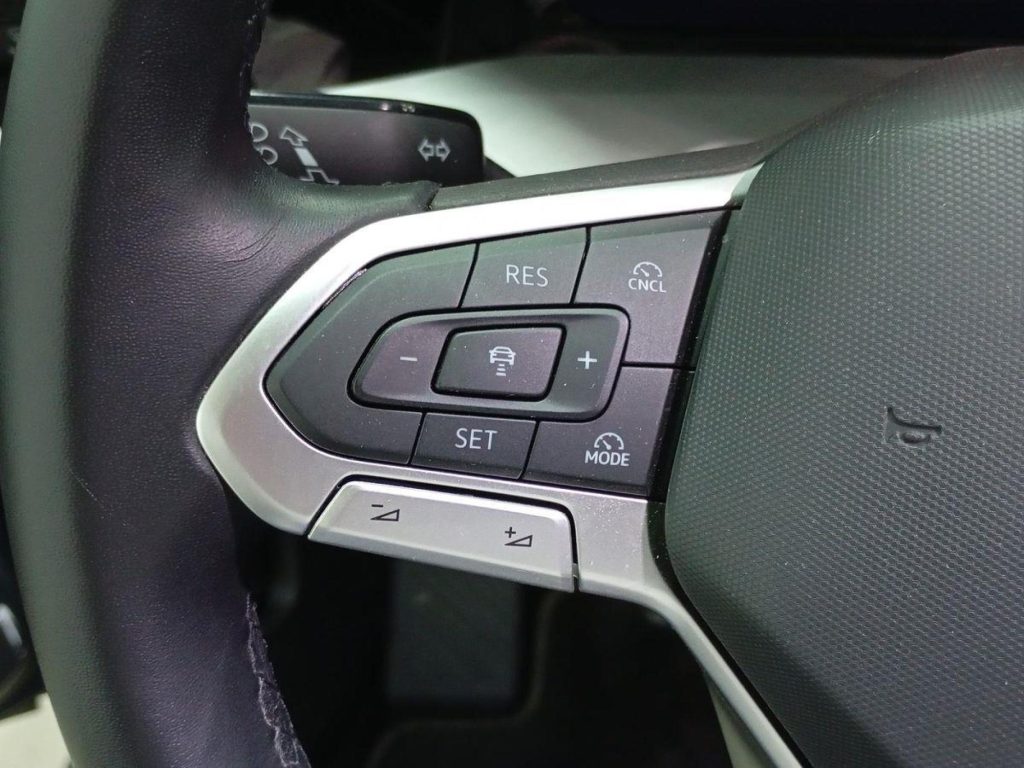 VOLKSWAGEN GOLF Diesel 2025 segunda-mano Jaén