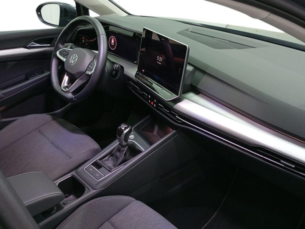 VOLKSWAGEN GOLF Diesel 2025 segunda-mano Jaén
