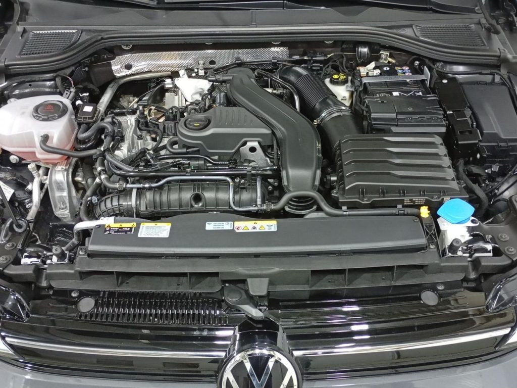 VOLKSWAGEN GOLF Gasolina 2025 segunda-mano Jaén