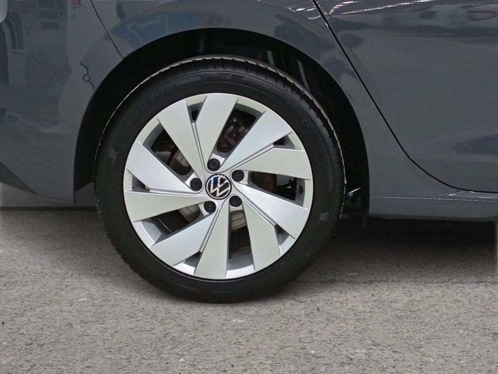VOLKSWAGEN GOLF Gasolina 2025 segunda-mano Jaén