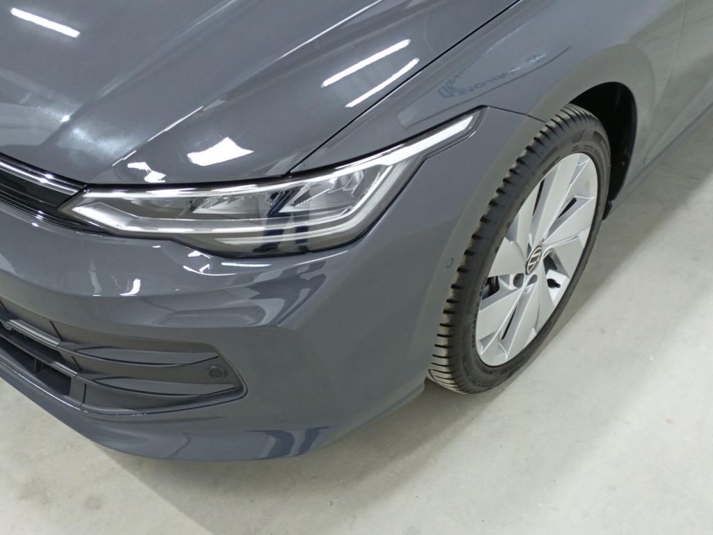 VOLKSWAGEN GOLF Gasolina 2025 segunda-mano Jaén