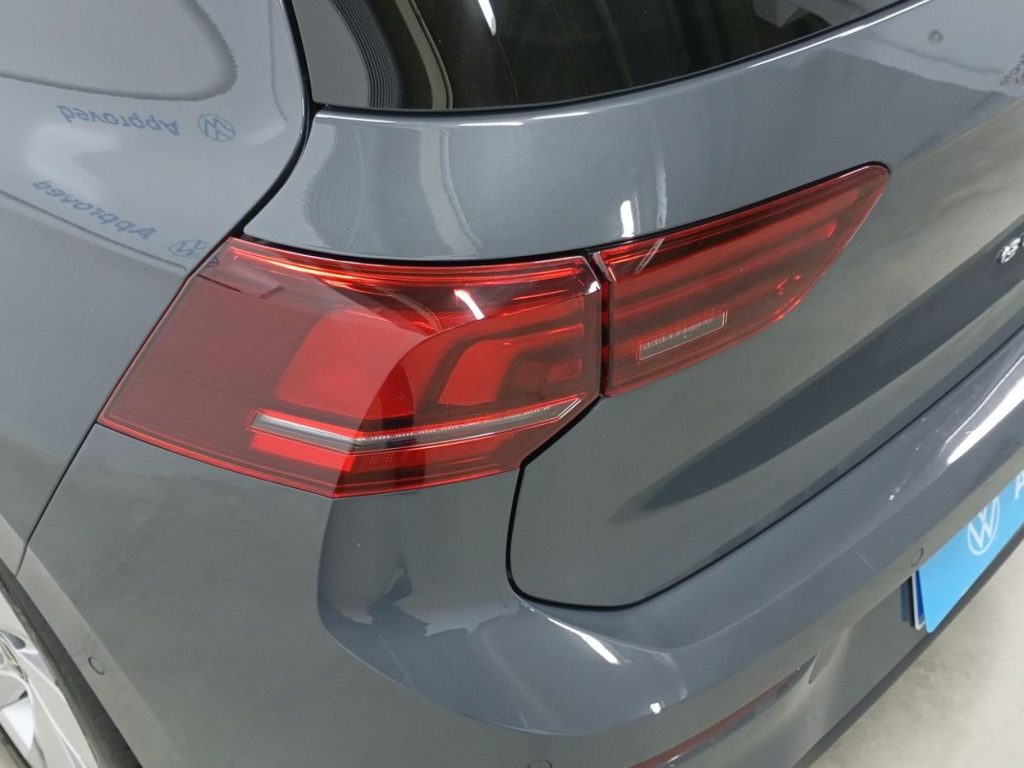 VOLKSWAGEN GOLF Gasolina 2025 segunda-mano Jaén