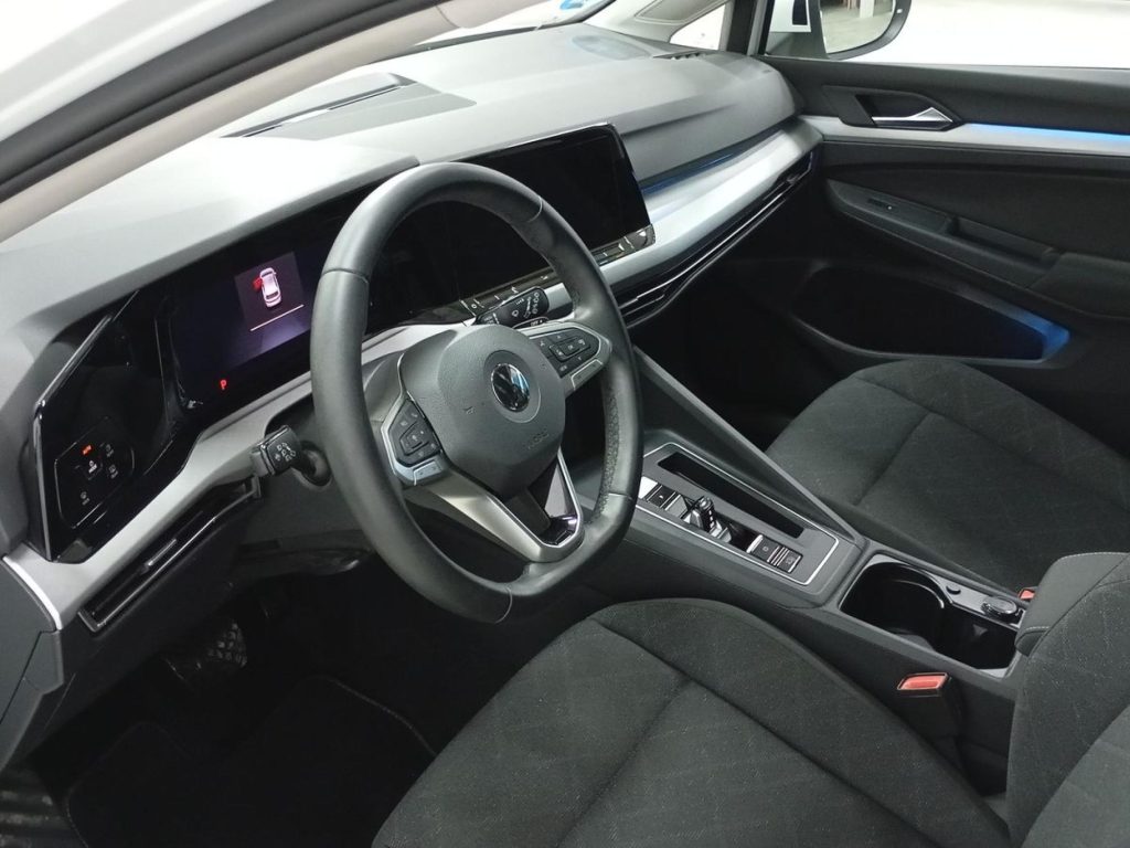 VOLKSWAGEN GOLF Hibrido 2022 segunda-mano Jaén