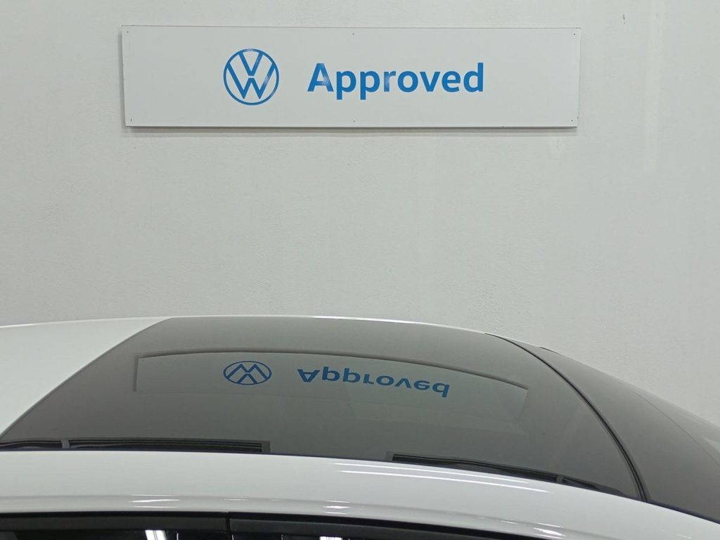 VOLKSWAGEN GOLF Hibrido 2022 segunda-mano Jaén