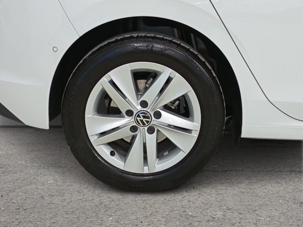 VOLKSWAGEN GOLF Hibrido 2022 segunda-mano Jaén