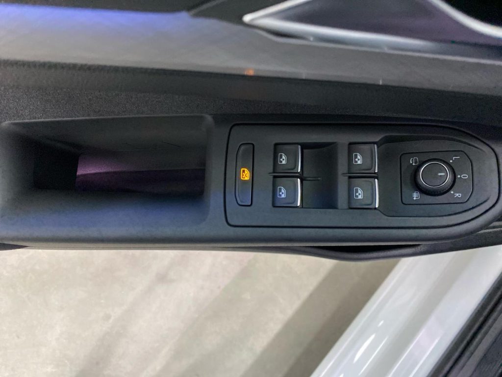 VOLKSWAGEN GOLF Hibrido enchufable 2025 km 0 Jaén
