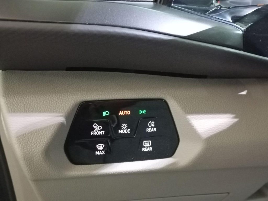 VOLKSWAGEN MULTIVAN Diesel 2025 km 0 Jaén