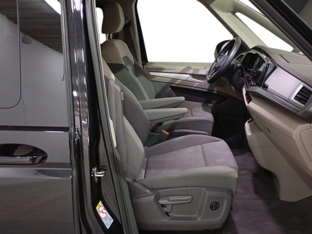 VOLKSWAGEN MULTIVAN Diesel 2025 km 0 Jaén