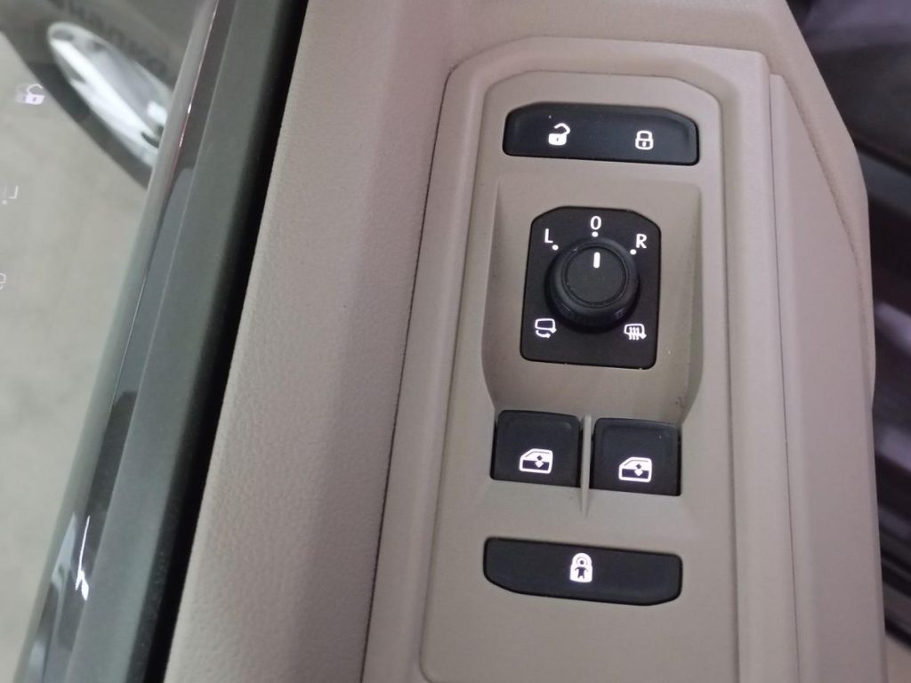 VOLKSWAGEN MULTIVAN Diesel 2025 km 0 Jaén