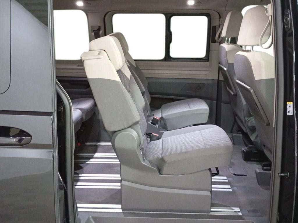 VOLKSWAGEN MULTIVAN Diesel 2025 km 0 Jaén