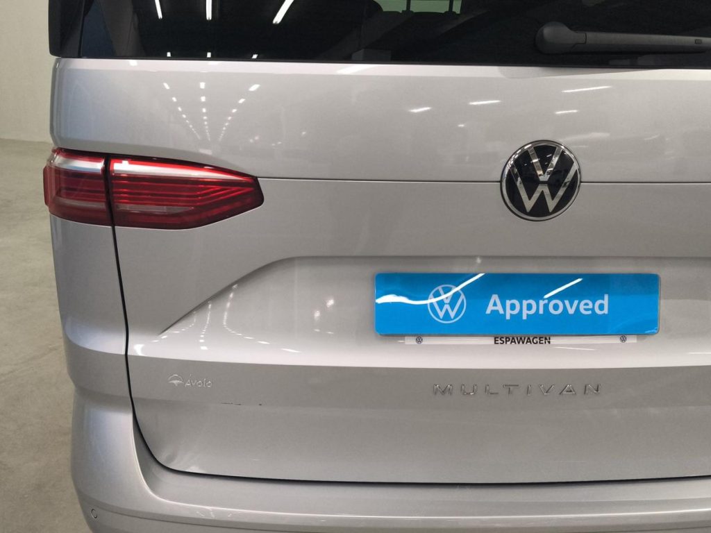 VOLKSWAGEN MULTIVAN Diesel 2025 km 0 Jaén