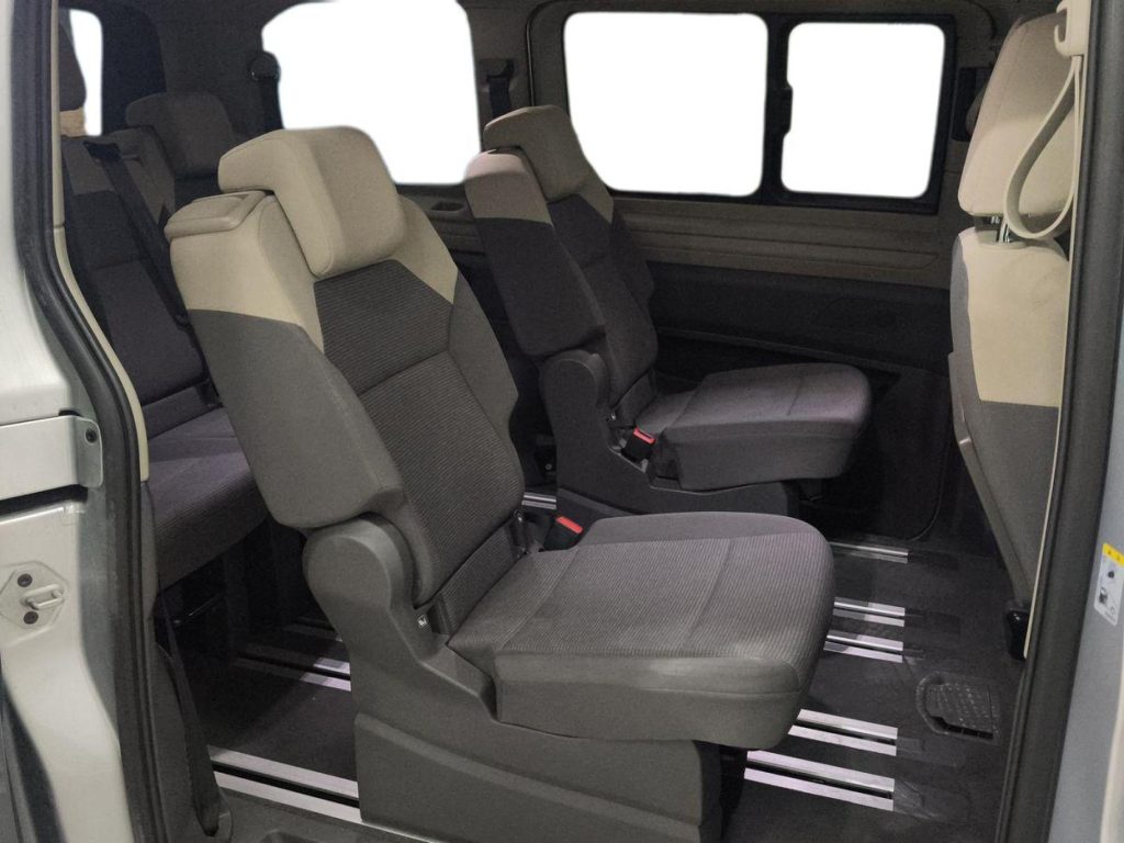 VOLKSWAGEN MULTIVAN Diesel 2025 km 0 Jaén