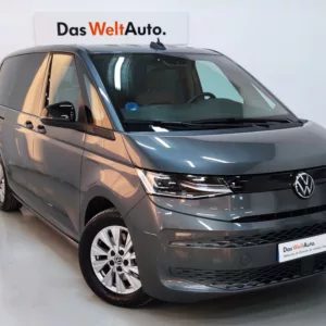 VOLKSWAGEN MULTIVAN Gasolina 2023 segunda-mano Jaén