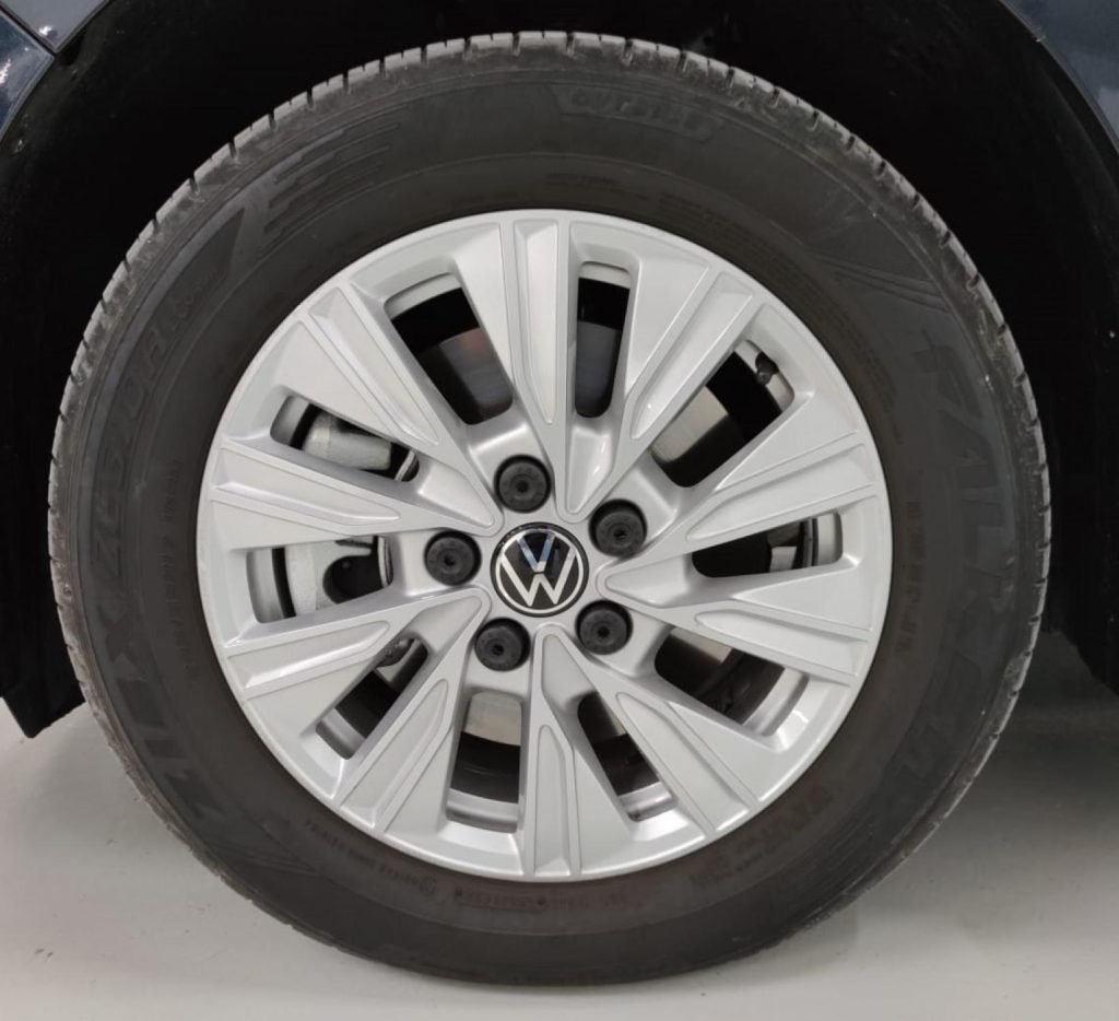 VOLKSWAGEN MULTIVAN Gasolina 2023 segunda-mano Jaén