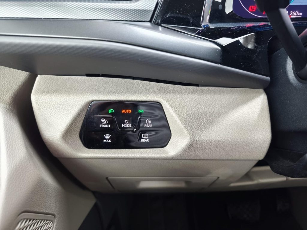 VOLKSWAGEN MULTIVAN Gasolina 2024 km 0 Jaén