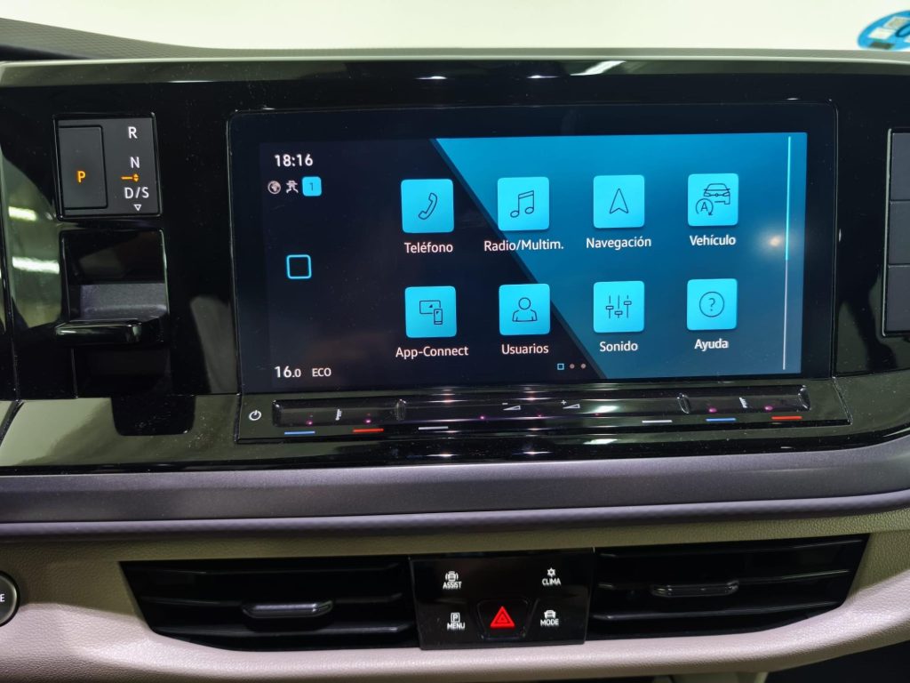 VOLKSWAGEN MULTIVAN Gasolina 2024 km 0 Jaén