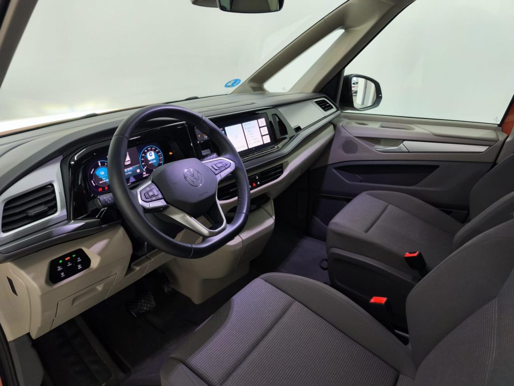VOLKSWAGEN MULTIVAN Gasolina 2024 km 0 Jaén