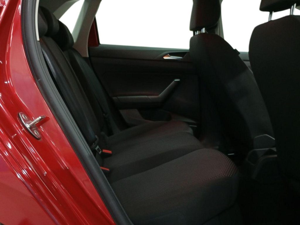 VOLKSWAGEN POLO Gasolina 2022 segunda-mano Granada