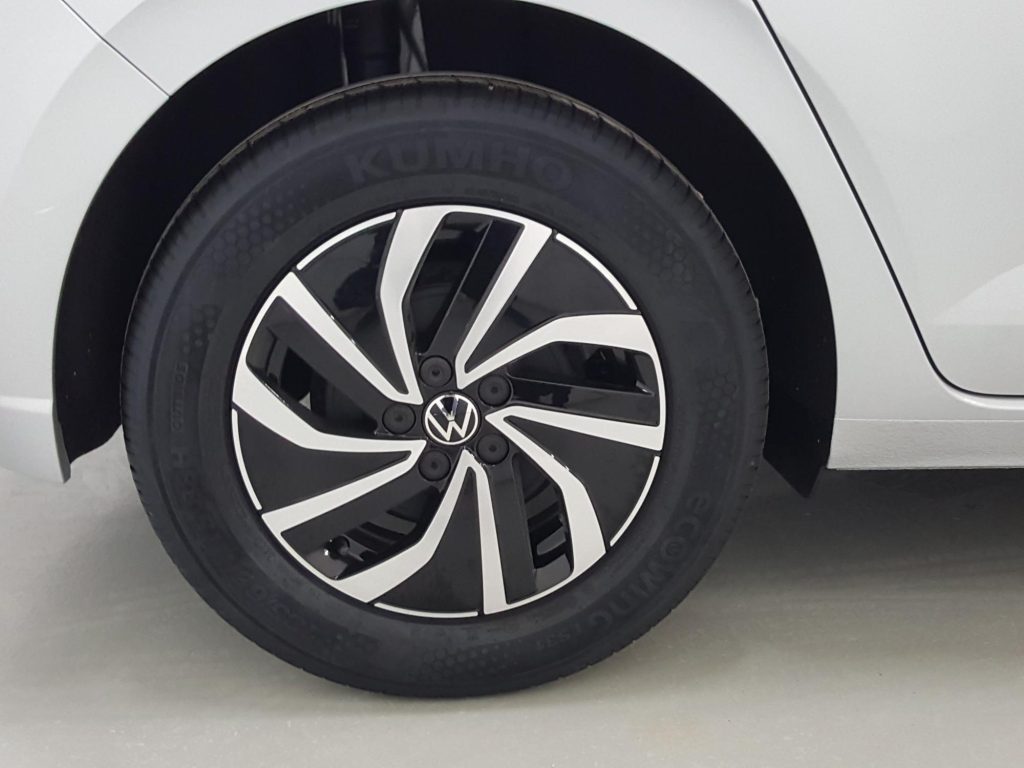 VOLKSWAGEN POLO Gasolina 2024 segunda-mano Jaén