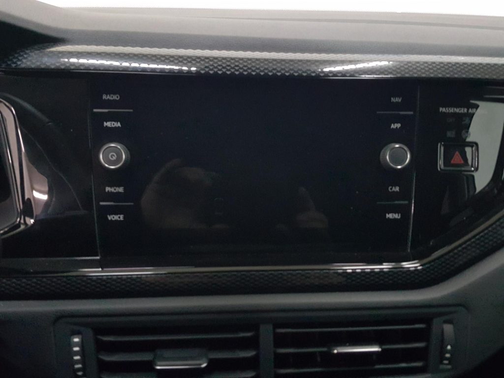 VOLKSWAGEN POLO Gasolina 2024 segunda-mano Jaén