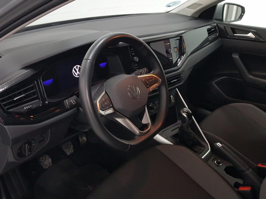 VOLKSWAGEN POLO Gasolina 2024 segunda-mano Jaén