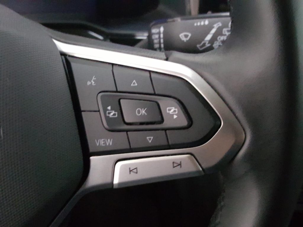 VOLKSWAGEN POLO Gasolina 2024 segunda-mano Jaén