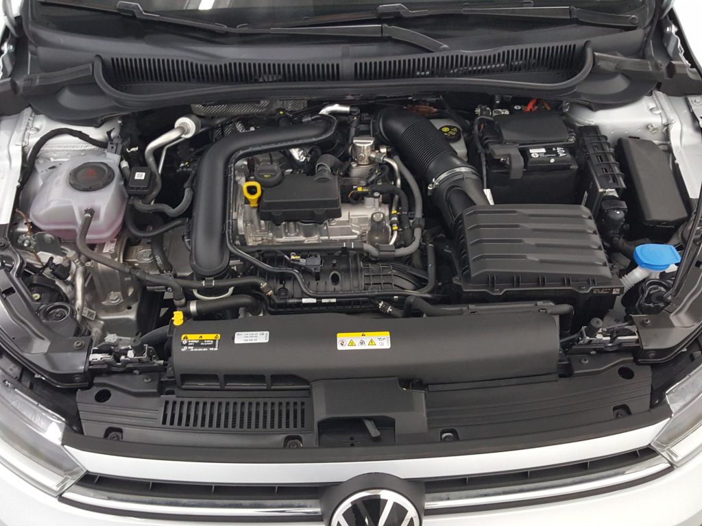 VOLKSWAGEN POLO Gasolina 2024 segunda-mano Jaén