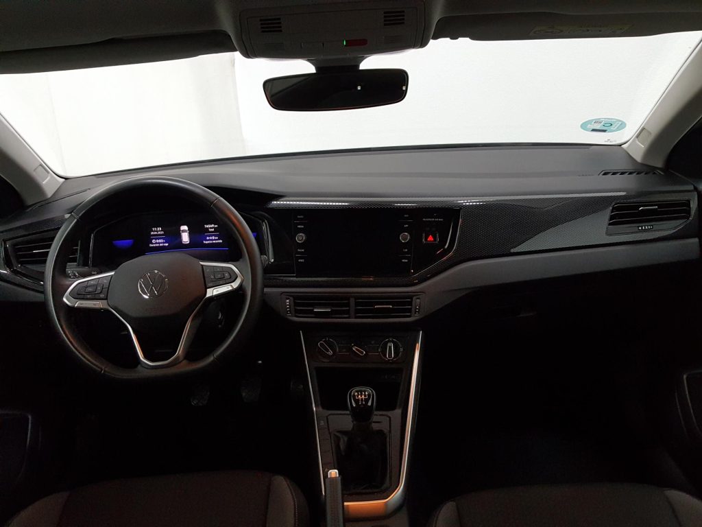 VOLKSWAGEN POLO Gasolina 2024 segunda-mano Jaén
