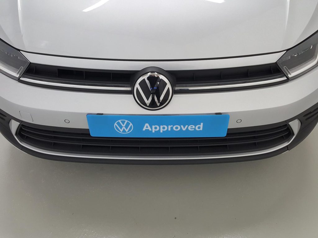 VOLKSWAGEN POLO Gasolina 2024 segunda-mano Jaén