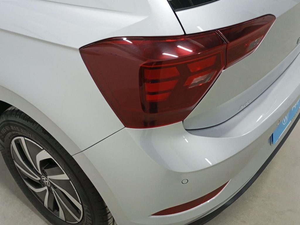 VOLKSWAGEN POLO Gasolina 2024 segunda-mano Jaén