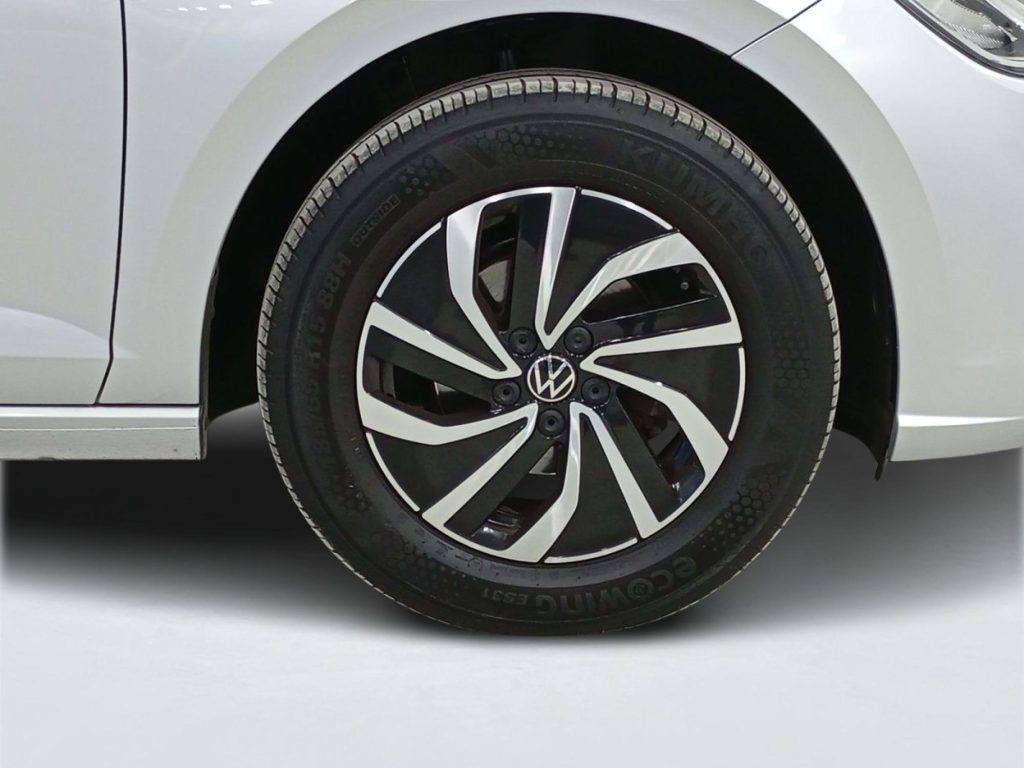 VOLKSWAGEN POLO Gasolina 2024 segunda-mano Jaén