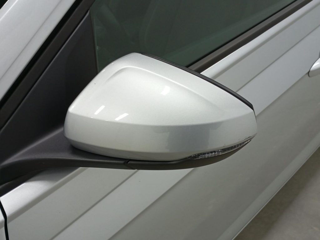 VOLKSWAGEN POLO Gasolina 2024 segunda-mano Jaén