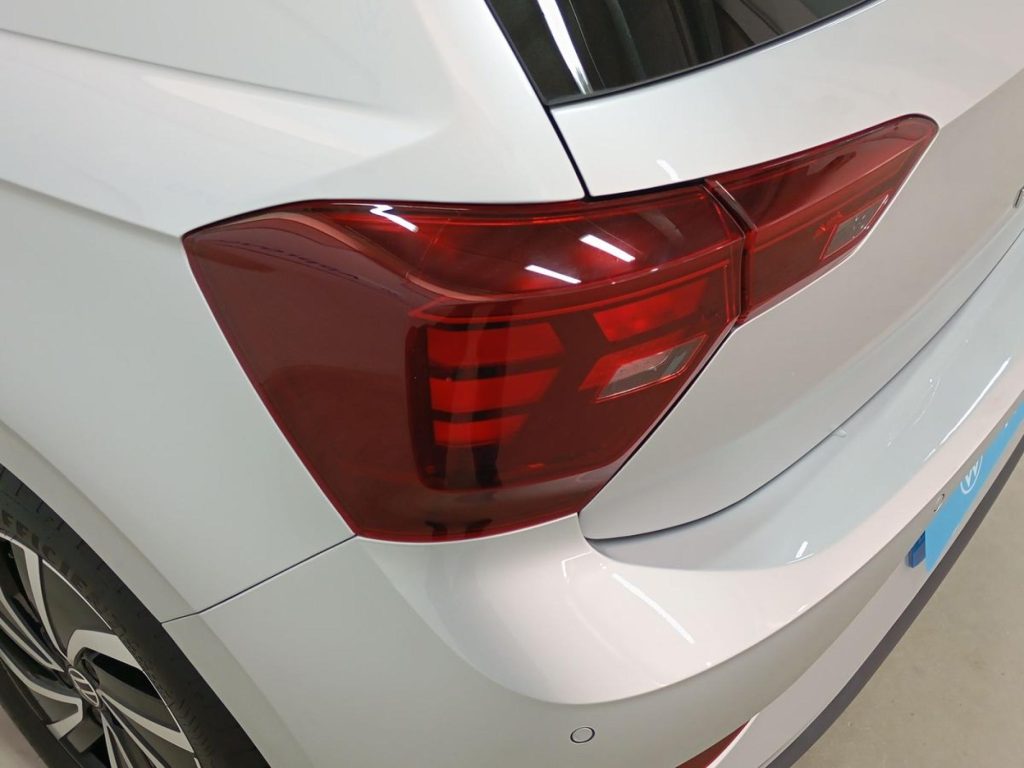 VOLKSWAGEN POLO Gasolina 2024 segunda-mano Jaén