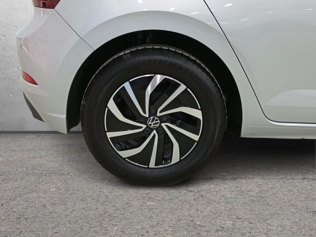 VOLKSWAGEN POLO Gasolina 2024 segunda-mano Jaén