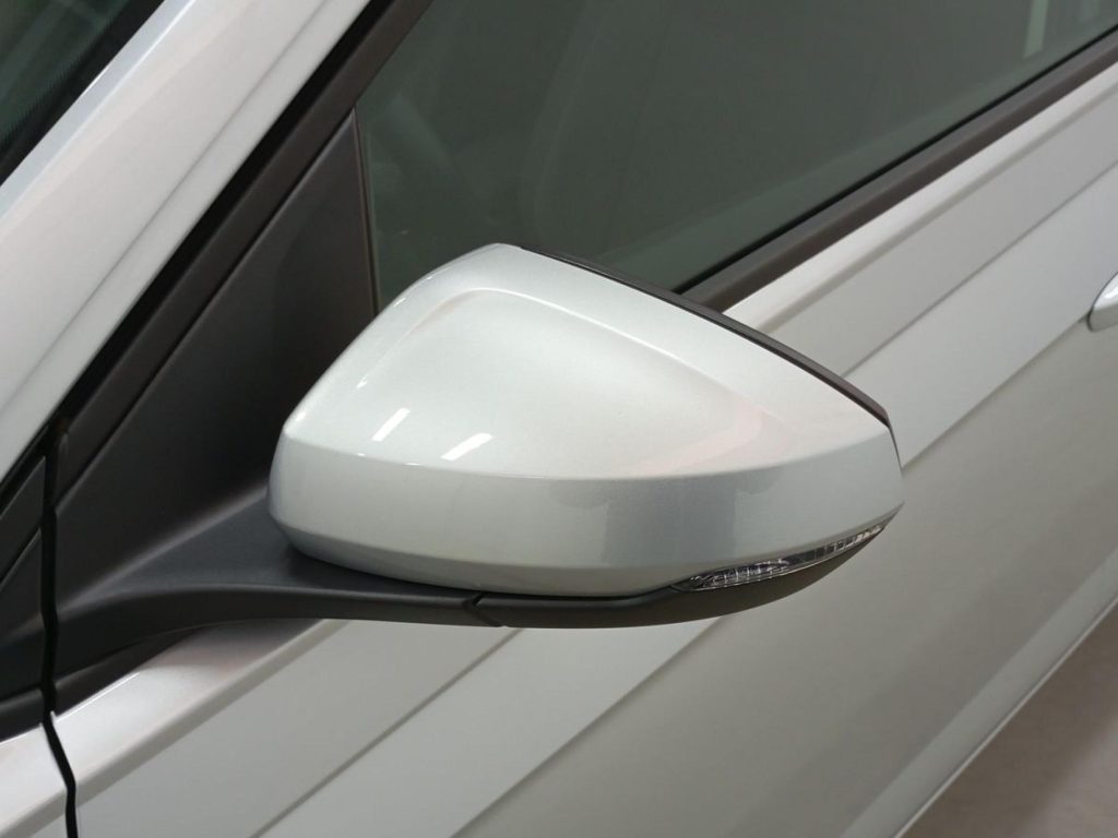 VOLKSWAGEN POLO Gasolina 2024 segunda-mano Jaén