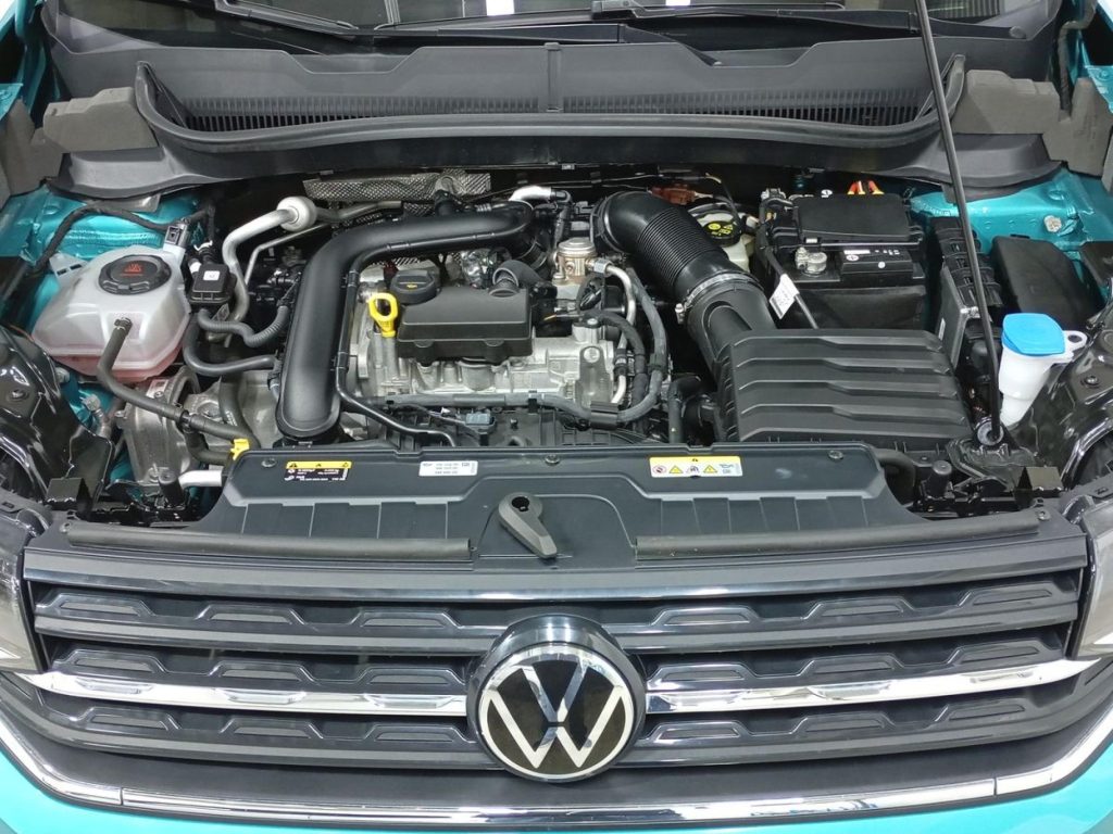 VOLKSWAGEN T-CROSS Gasolina 2022 segunda-mano Jaén