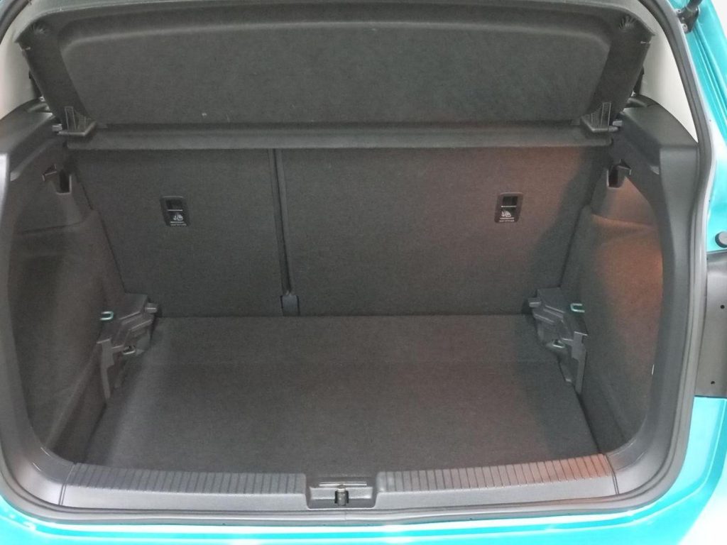 VOLKSWAGEN T-CROSS Gasolina 2022 segunda-mano Jaén